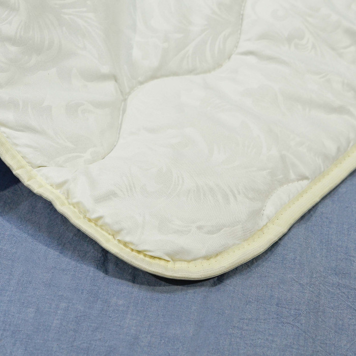 Ковдра вовняна стьобана Вилюта Comfort 140х205
